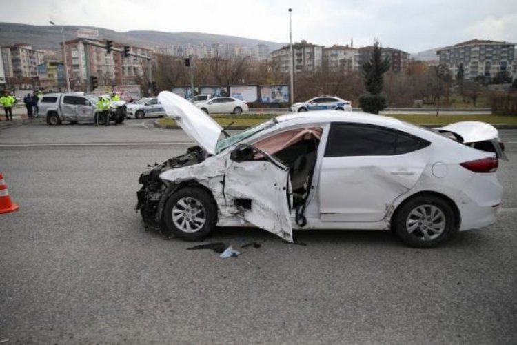 Şanlıurfa Valisi'nin koruma ekibi Malatya'da kaza yaptı