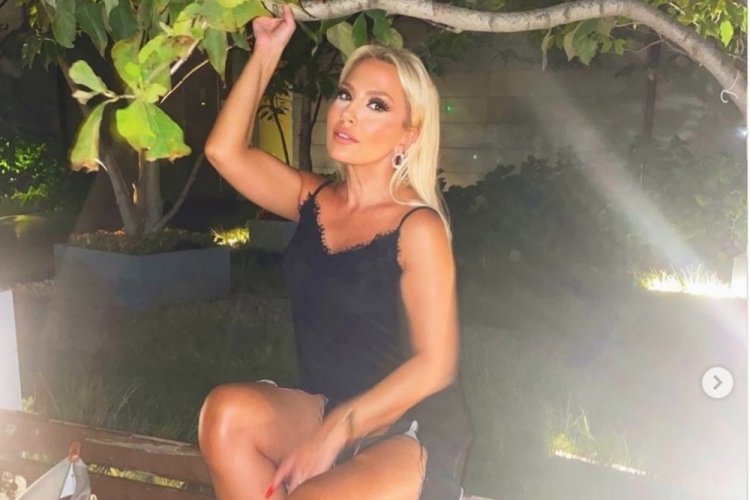 Lerzan Mutlu: Keşke sahnede atılan dolarları toplasaydım