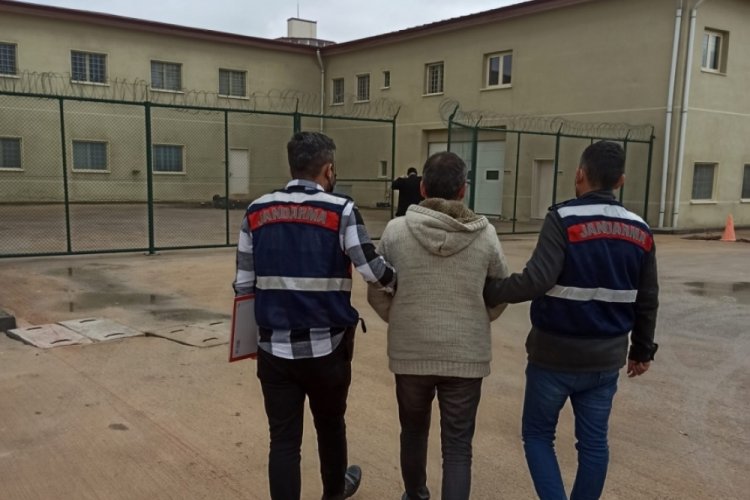 FET&Ouml; h&uuml;k&uuml;ml&uuml;s&uuml;, saklandığı evde yakalandı