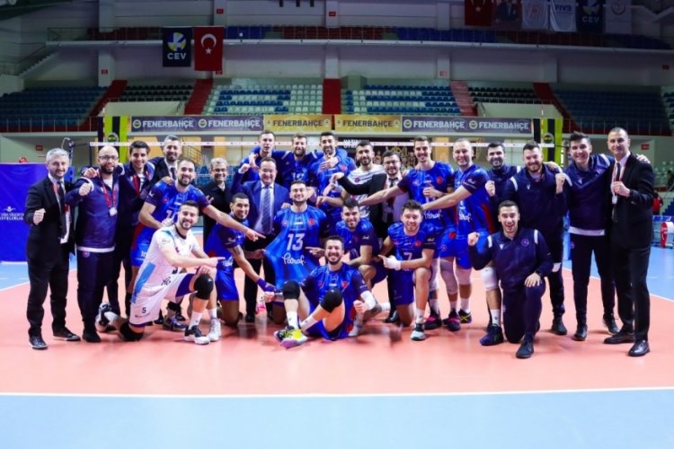Halkbank, deplasmanda Fenerbah&ccedil;e'yi mağlup etti