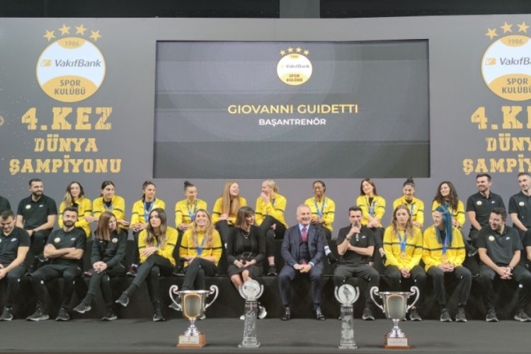 D&uuml;nya Şampiyonu VakıfBank, medyayla buluştu