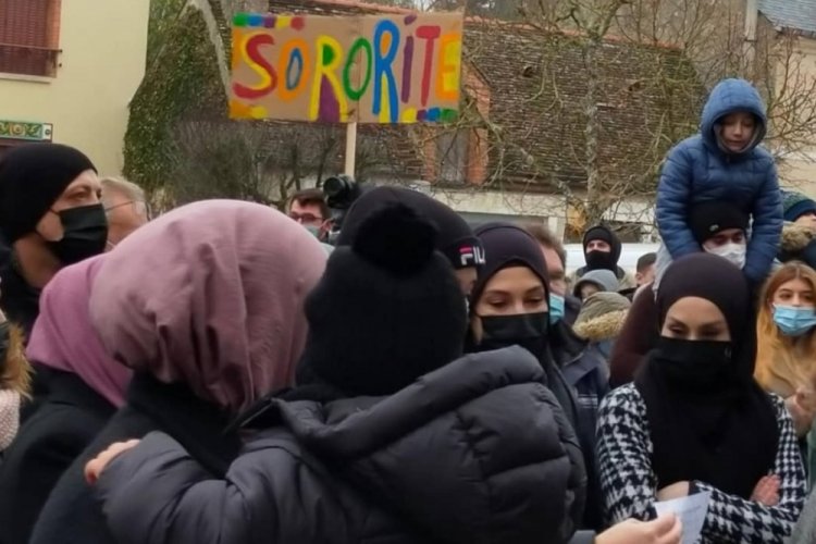 Fransa'da yaşayan T&uuml;rk aile ırk&ccedil;ılığa maruz kaldı
