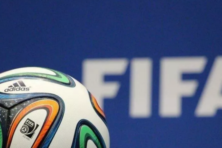 FIFA, 2 yılda bir yapılacak D&uuml;nya Kupası ile 4.4 milyar dolarlık ek gelir hedefliyor