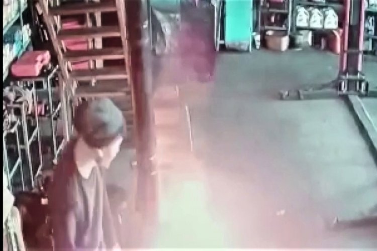 Sobaya d&ouml;kt&uuml;ğ&uuml; benzinle az kalsın hem kendi hem yeğeni yanıyordu