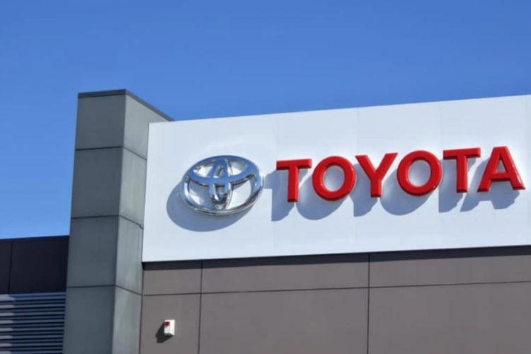 Toyota &uuml;retimini ge&ccedil;ici durduracak