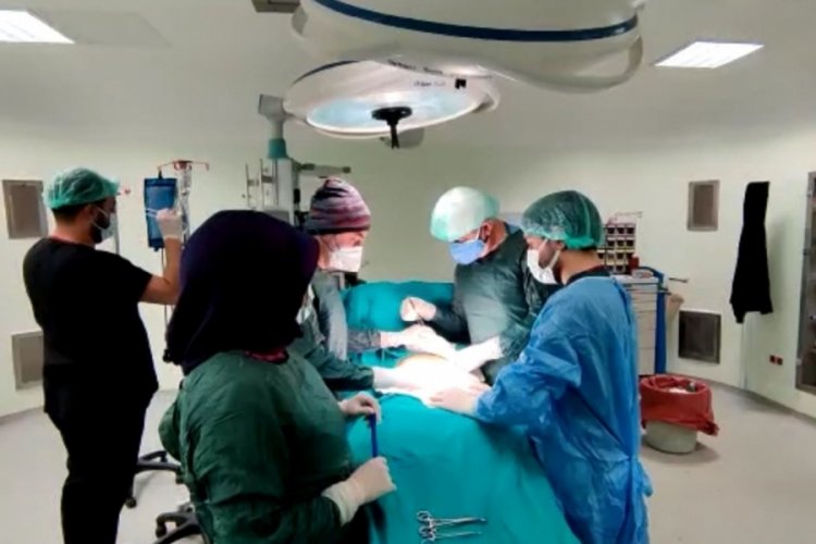 Diyarbakır'da &uuml;cretsiz mide botoksu ameliyatı yapıldı