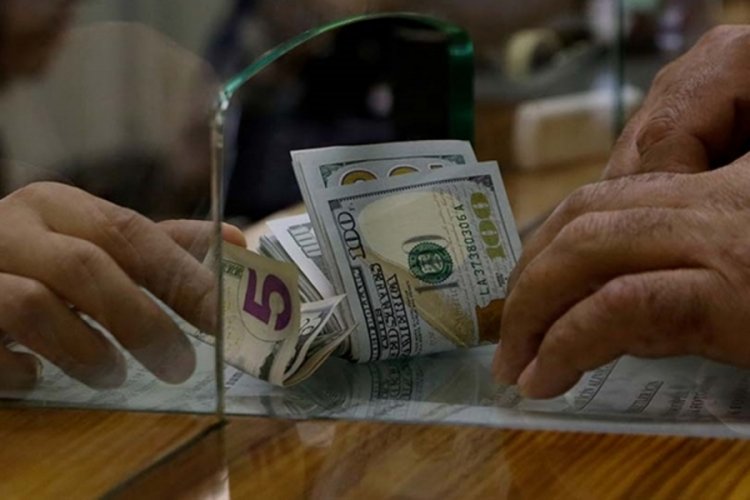D&ouml;viz kurlarındaki d&uuml;ş&uuml;ş s&uuml;r&uuml;yor