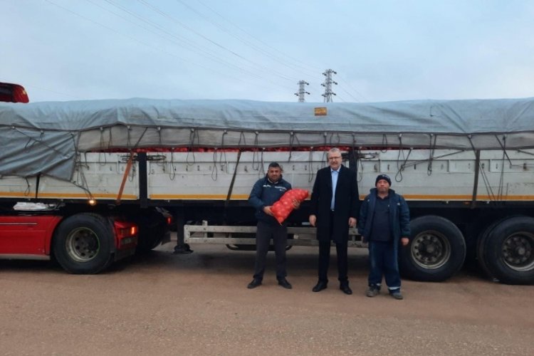 Bursa Karacabey'de 27 ton soğan bağışlandı