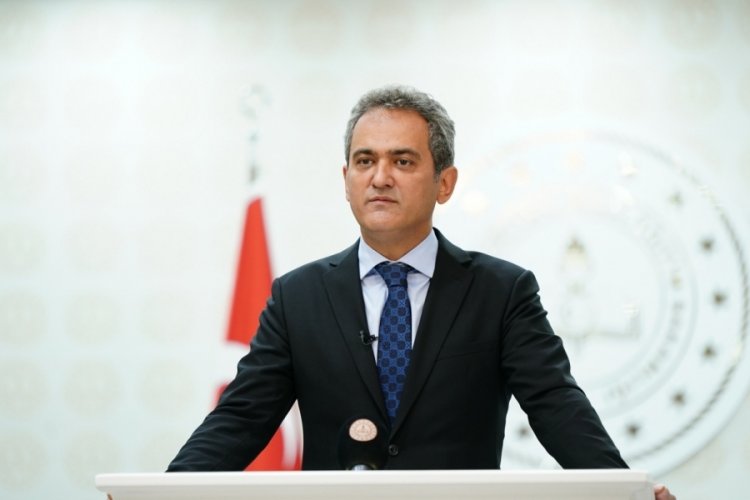 Bakan Mahmut &Ouml;zer: &Ouml;ğretmen başına d&uuml;şen eğitim saati 93,4 saate ulaştı