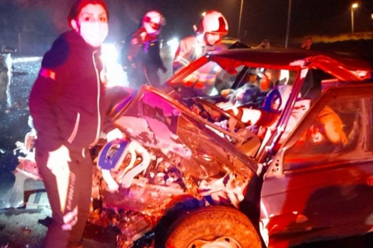 Balıkesir'de trafik kazası! Ortalık kan g&ouml;l&uuml;ne d&ouml;nd&uuml;