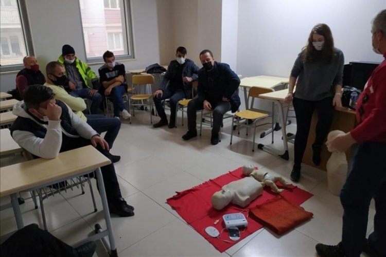 İneg&ouml;l Belediyesi İlkyardım G&uuml;ncelleme Eğitimi'ni başarıyla tamamladı