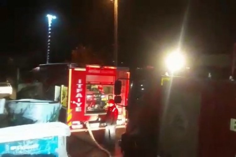 Ahır yangınında 2 inek telef oldu