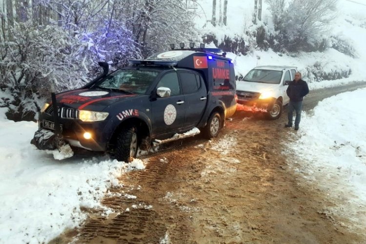 6 saatlik &ccedil;alışmayla hamile kadın hastaneye ulaştırıldı