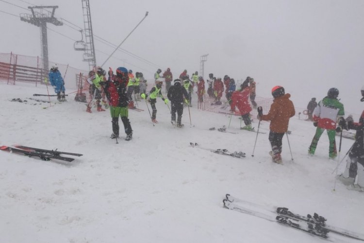 Kayak Alp Disiplini FIS Anadolu Kupası'nda milli sporcular 5 madalya kazandı
