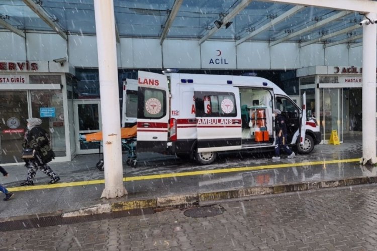 Karbonmonoksit zehirlenmesi ş&uuml;phesiyle 2 kişi hastanelik oldu