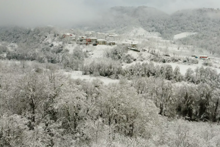 Amasra'da y&uuml;z y&uuml;ze eğitime ara verildi