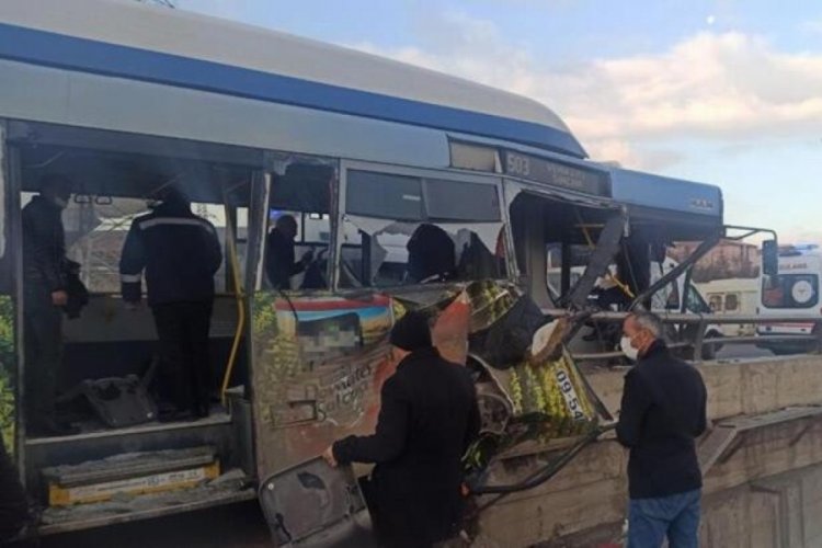 Ankara'da halk otob&uuml;s&uuml; kaza yaptı! Yaralılar var