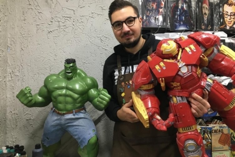 Oyun konsolu i&ccedil;in biriktirdi, kendi işini kurdu