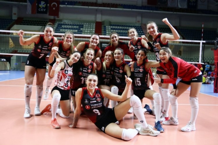 T&uuml;rk Hava Yolları, Dukla'yı mağlup etti