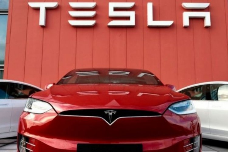 Tesla otomobillerine g&uuml;venlik soruşturması