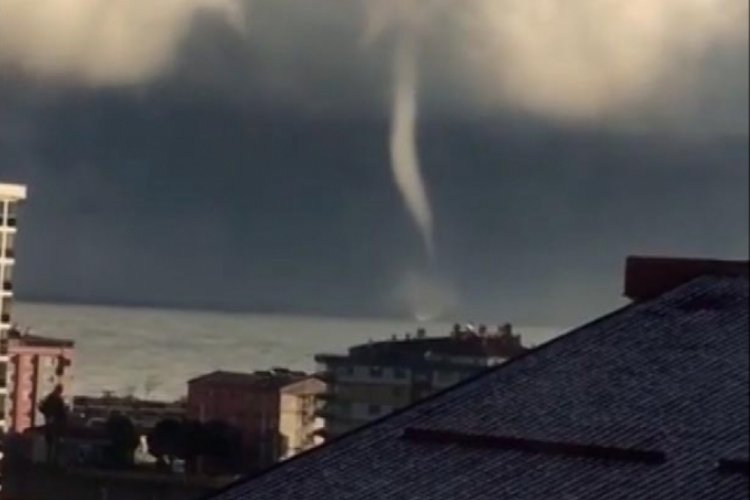 Giresun'da denizde &ccedil;ıkan hortum korkuttu