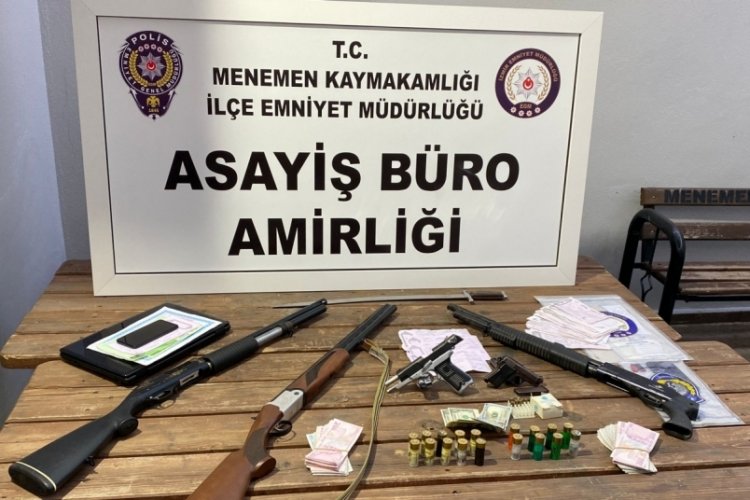 İzmir'de su&ccedil; &ouml;rg&uuml;t&uuml;ne y&ouml;nelik eş zamanlı operasyon: 4 g&ouml;zaltı