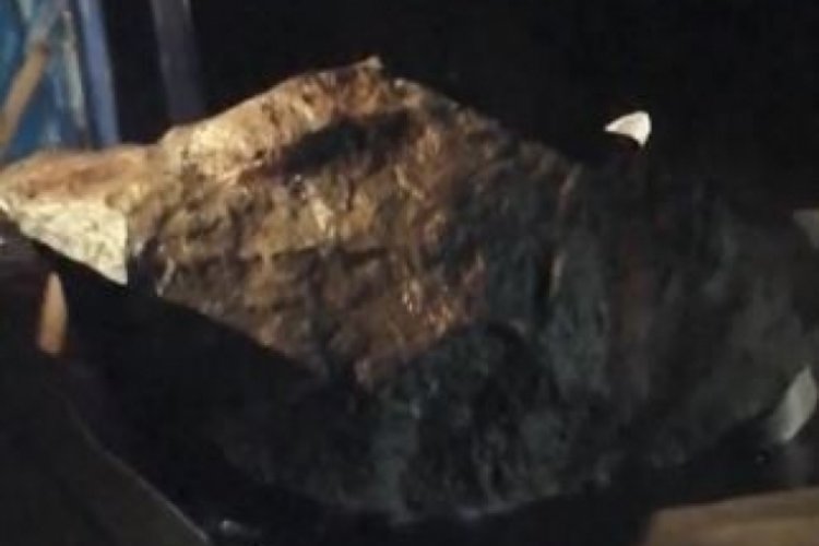 Yama&ccedil;tan kopan kaya par&ccedil;ası iki tırı hurdaya &ccedil;evirdi