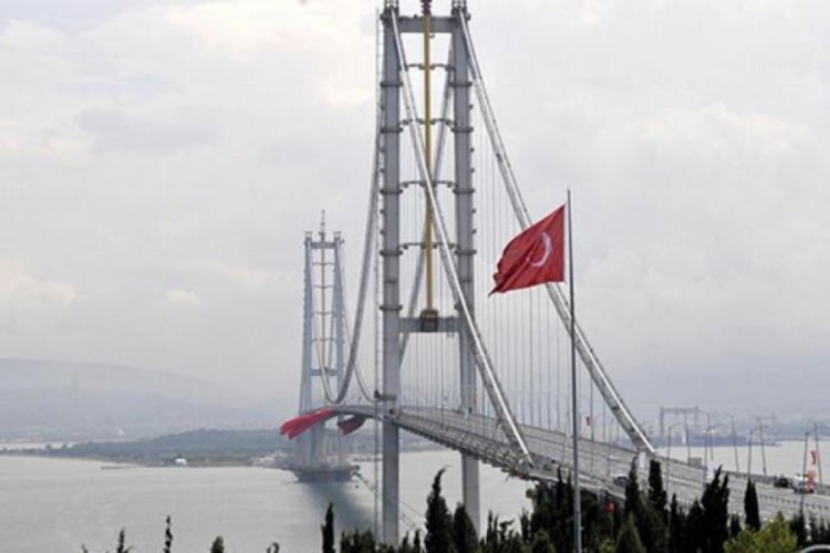 Karaismailoğlu'ndan k&ouml;pr&uuml; ve otoyol ge&ccedil;iş &uuml;cretleri a&ccedil;ıklaması