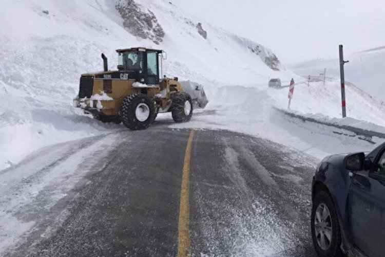 Artvin'de okullar bir kez daha tatil edildi