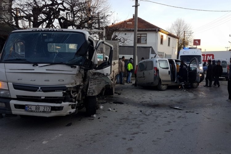 Sakarya Sapanca'da feci kaza: 2 yaralı&nbsp;