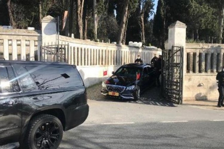 Cumhurbaşkanı Erdoğan'dan anne ve babasının mezarını ziyaret