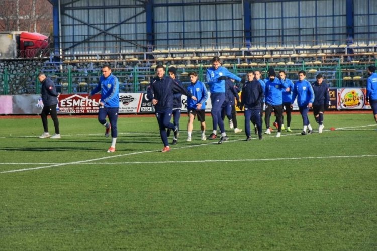 Bursa Yenişehir Belediyespor'da y&uuml;zler g&uuml;l&uuml;yor
