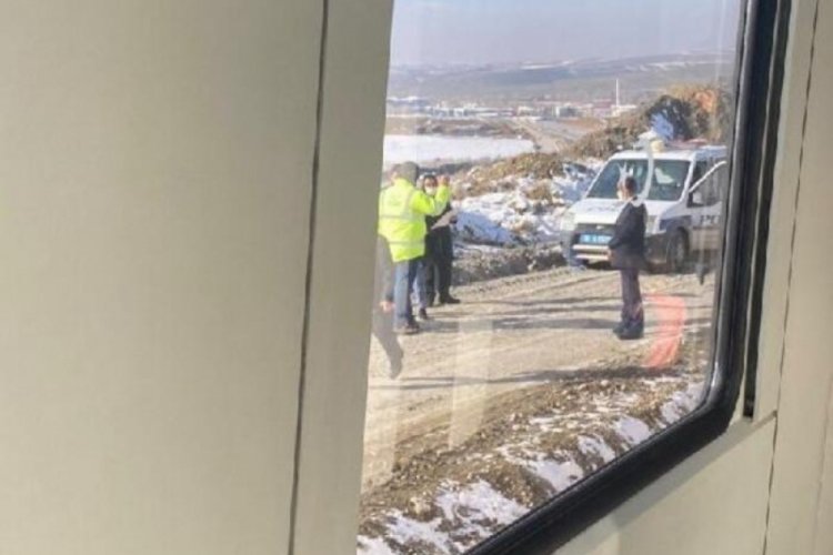 Doğu Ekspresi'nden fotoğraf &ccedil;ekerken d&uuml;şt&uuml;