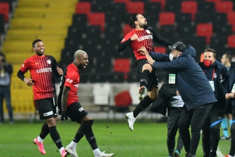 Kenan &Ouml;zer ile Gaziantep FK'nın yolları ayrıldı