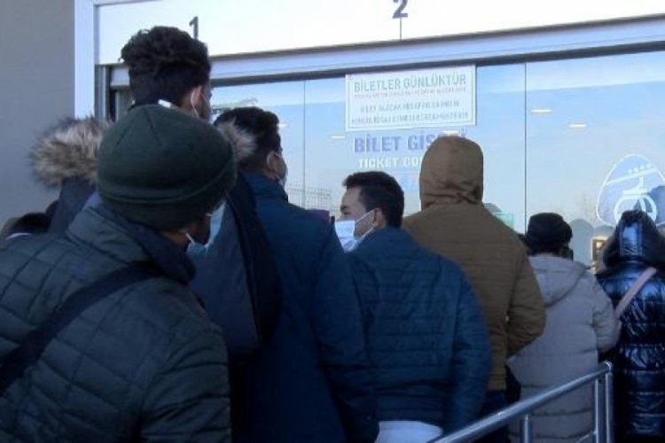 Uludağ'a &ccedil;ıkışta ucuz teleferik kuyruğu