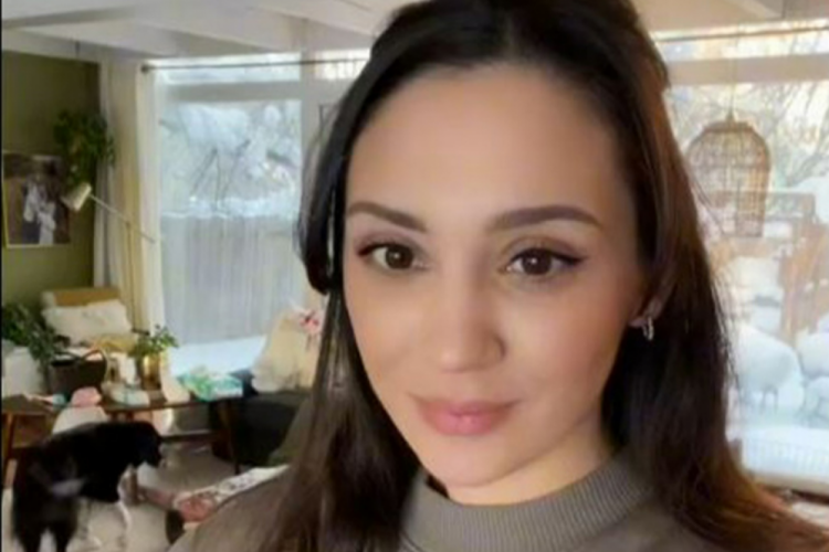 Eşini emziren kadın sosyal medyada olay oldu