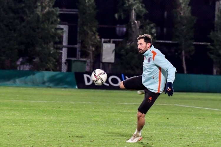 Başakşehir lider Trabzonspor'a konuk oluyor