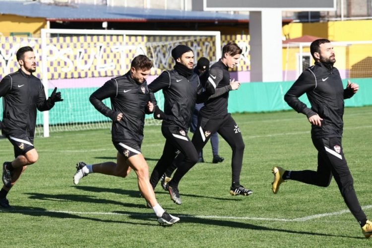 Ey&uuml;pspor'un konuğu Balıkesirspor