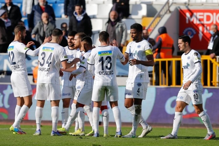 Kasımpaşa 7 ma&ccedil; sonra galibiyetle tanıştı