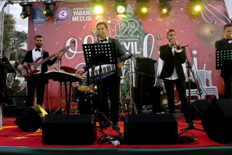 Aydın'da yerleşik yabancılar Noel'i kutladı