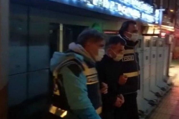 İzmir'de y&uuml;z&uuml;ğ&uuml; el &ccedil;abukluğuyla &ccedil;alan sevgililer yakalandı
