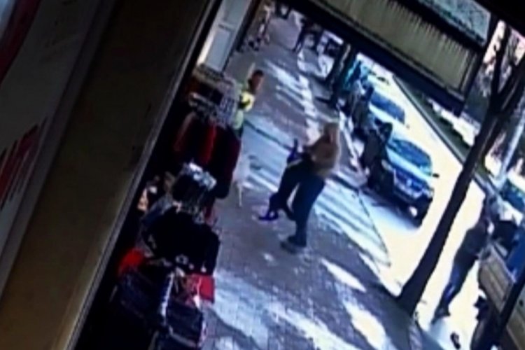 3 kişiyi ısıran k&ouml;pek,  belediye g&ouml;revlisine de saldırdı