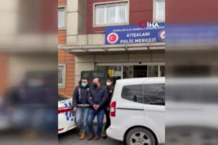 Ecza deposunda re&ccedil;etesiz ila&ccedil; ve &uuml;r&uuml;n ele ge&ccedil;irildi