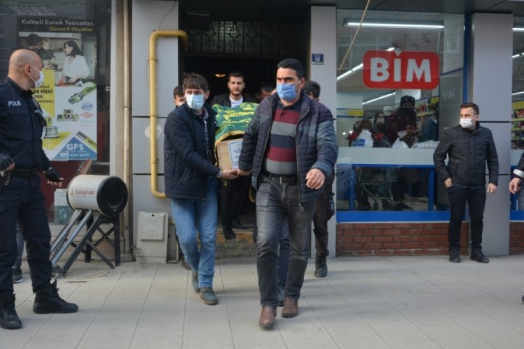 3 &ccedil;ocuk annesi kadın av t&uuml;feğiyle canına kıydı