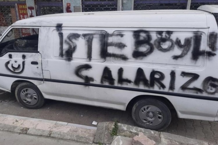 İstanbul'da &ccedil;aldıkları aracı boyayıp bıraktılar
