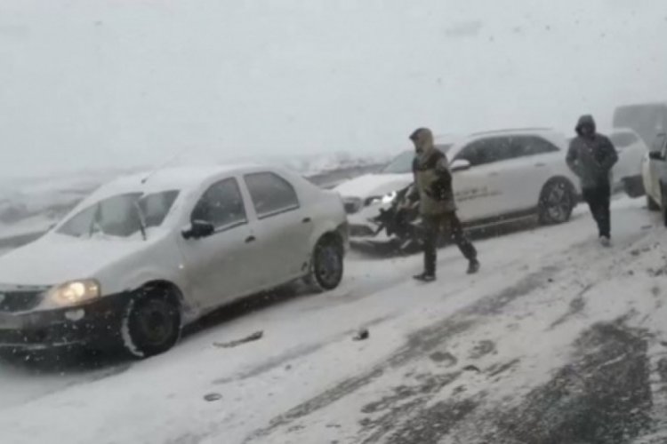 Rusya'da kar fırtınası faciası! 1 &ouml;l&uuml;, 18 yaralı