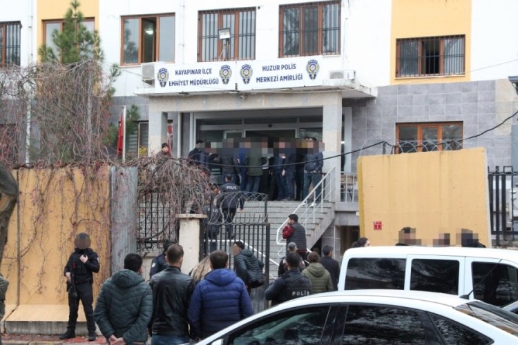 Diyarbakır'da polis merkezine ateş a&ccedil;an ş&uuml;pheli tutuklandı
