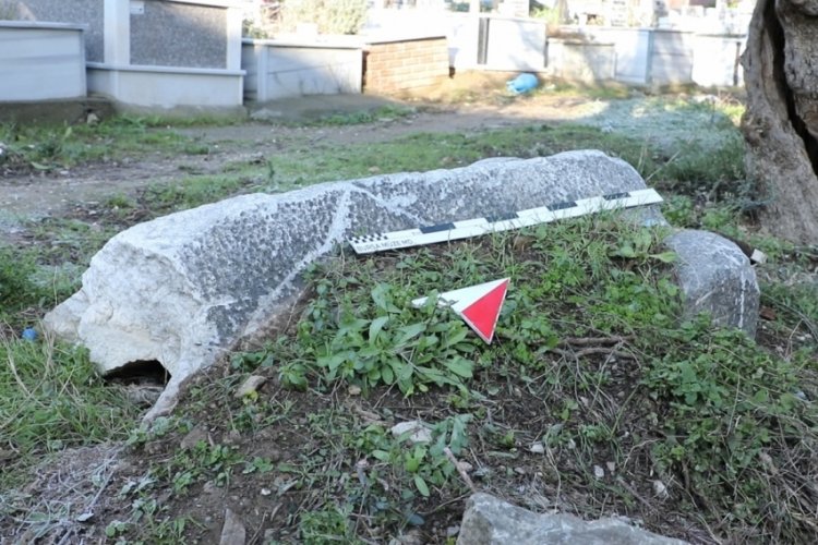 Gemlik'te 1800 yıllık lahit kapağı bulundu