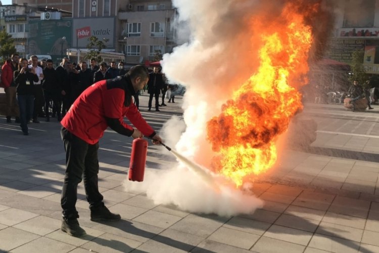 Bursa'da belediye personeline yangın tatbikatı
