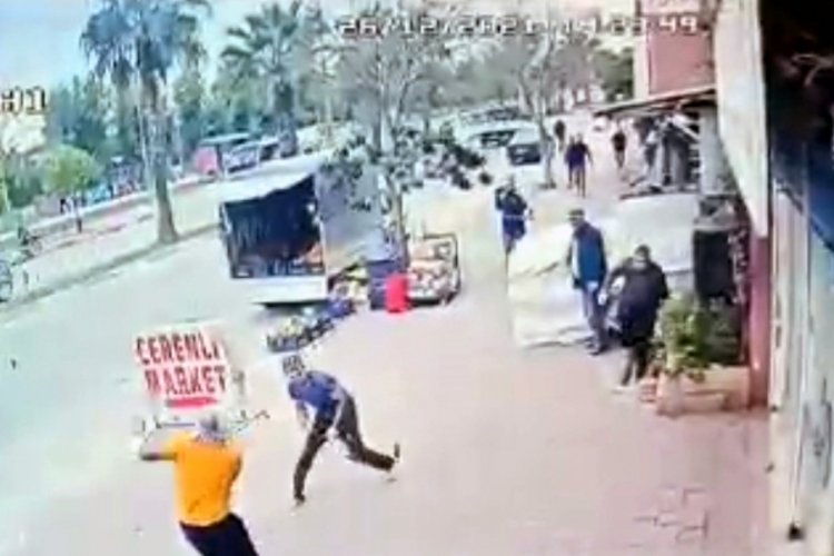 Adana'da eşinin kardeşini bı&ccedil;akladı; taş ve sopalarla d&ouml;v&uuml;ld&uuml;